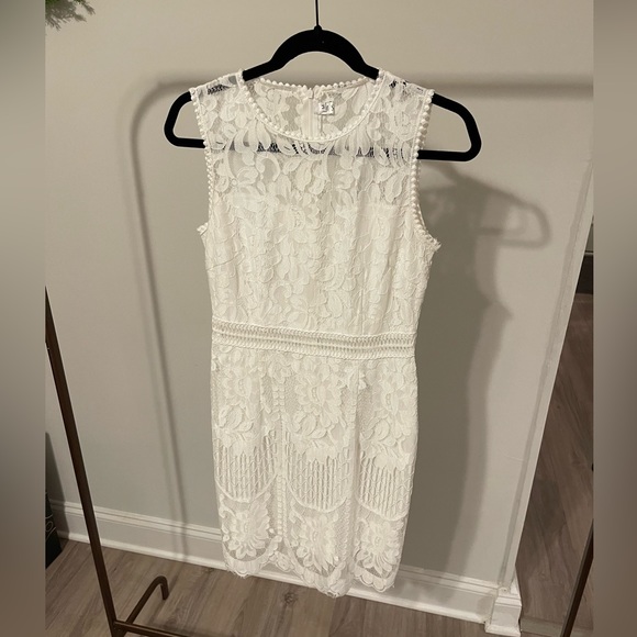 White Lace Bridal Embroidered Dress EUC - Picture 2 of 7
